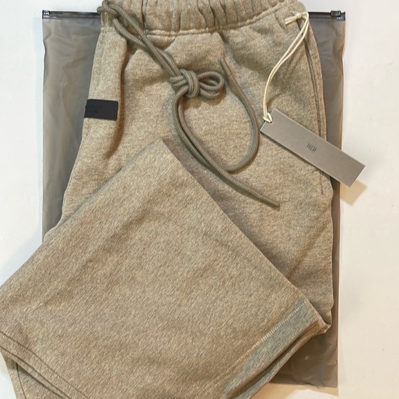 Fear of god essentials 2024 heather grey lounge sweatpants - Picture 1 of 8